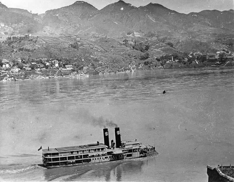 SS Robert Dollar of the Dollar Line steams up the Yangtze River