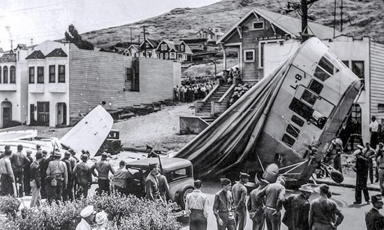 Crash of the blimp L-8 in Daly City, California.
