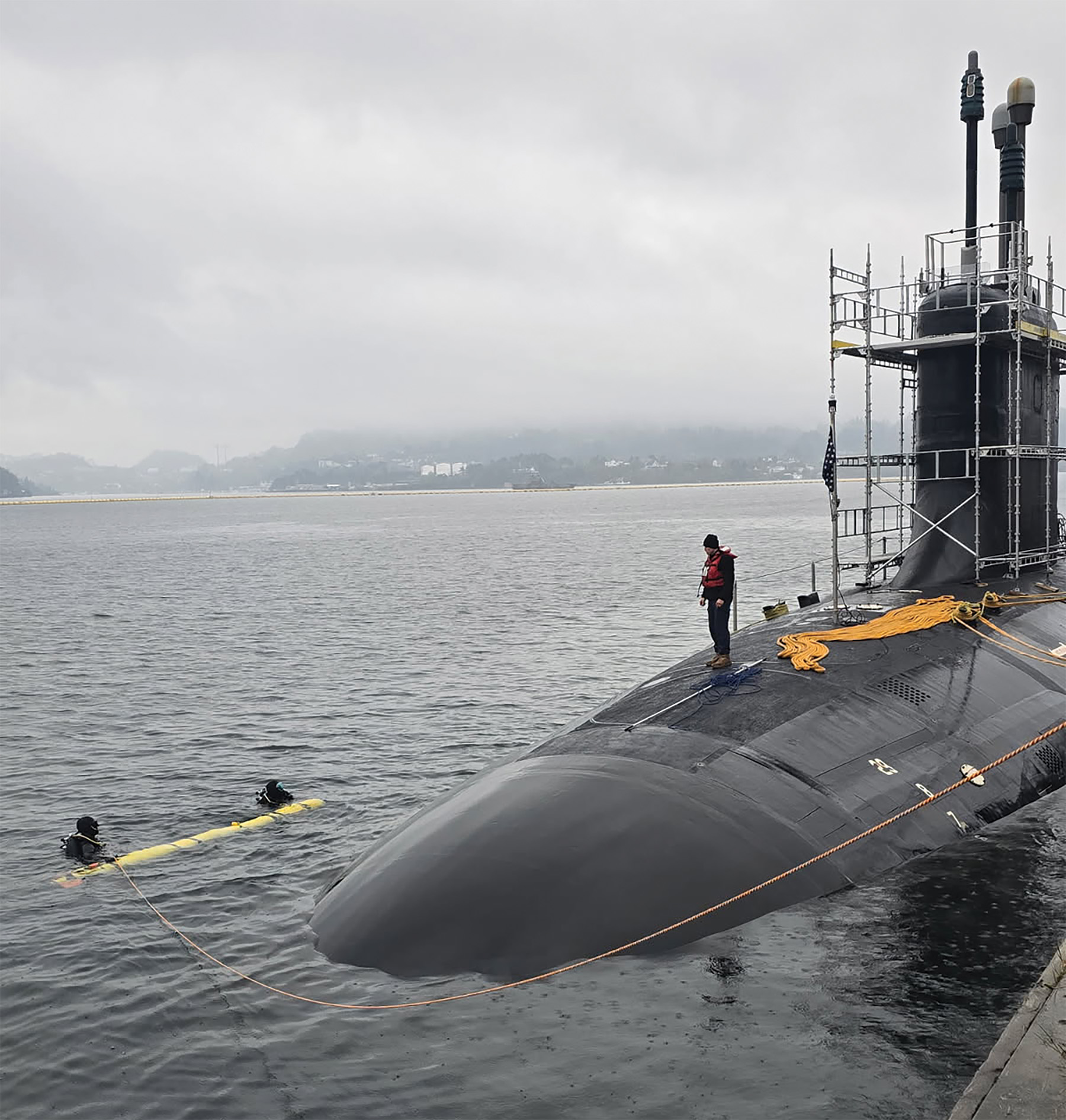 In May 2025, Navy divers swim the Yellow Moray (REMUS 600) UUV to the Virginia-class fast-attack submarine USS Delaware (SSN-791) while the submarine was in port in Haakosnvern, Norway. This was the first-ever forward-deployed submarine torpedo-tube launch and recovery of a UUV, and it completed its tactical objective.