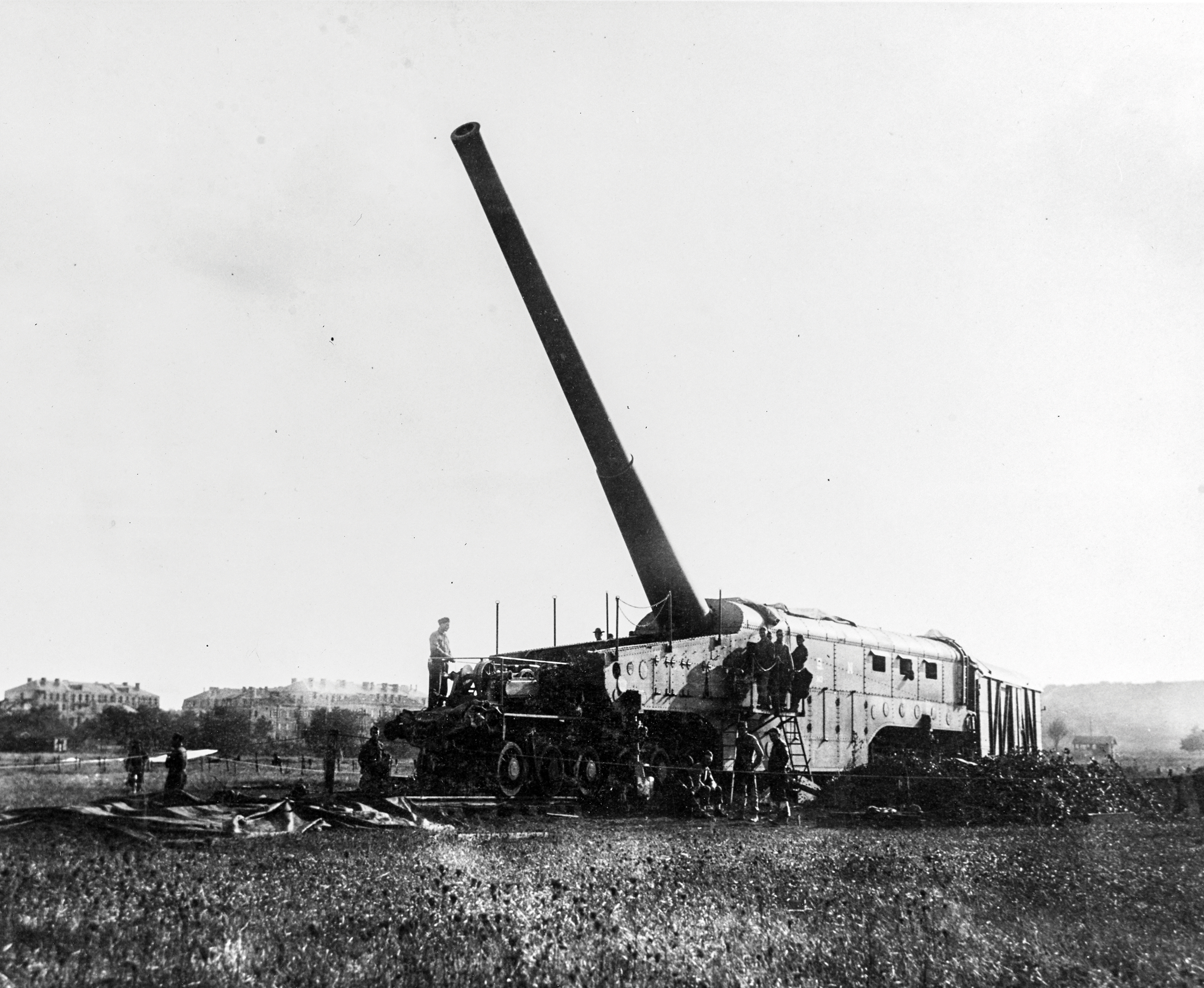 A 14-inch naval railway gun at  high elevation in France,  circa October 1918.