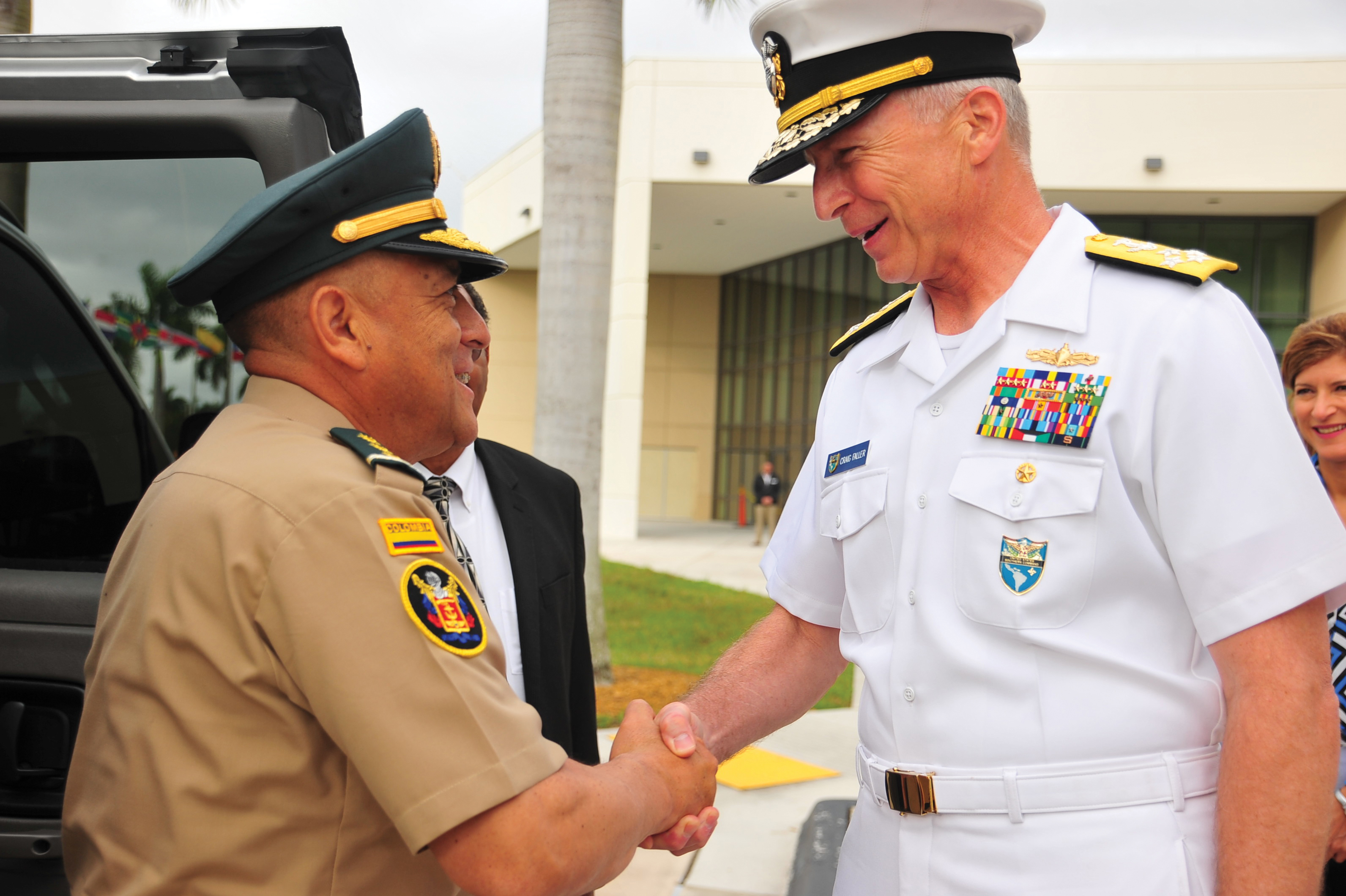 SouthCom commander Admiral Craig Faller welcoming Colombian Military Forces Commanding General Luis Navarro Jiménez