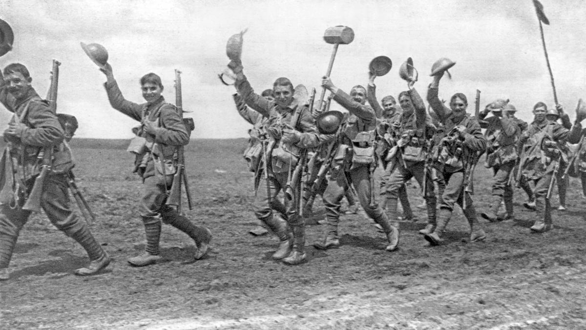  Britain’s Worcester Regiment marches off to war.