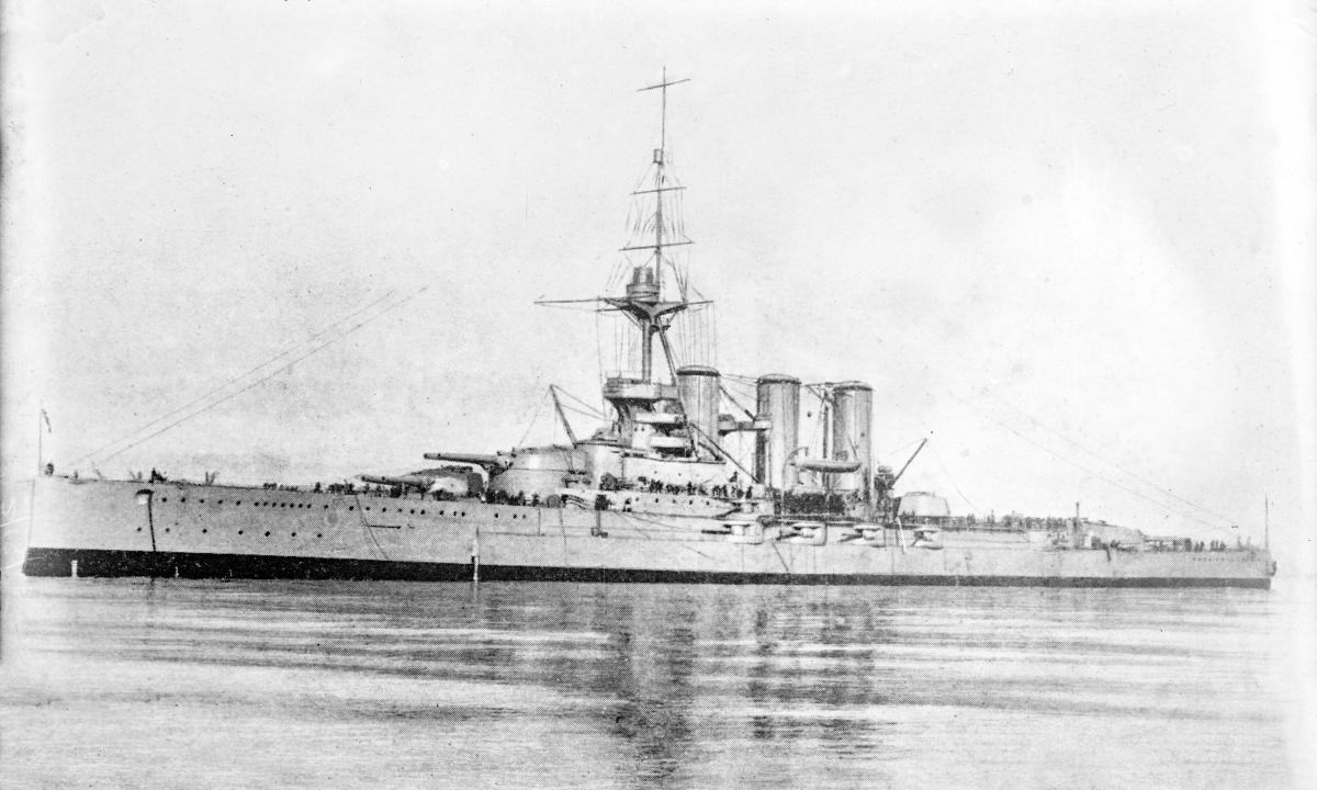 Surface port bow view of the British battlecruiser HMS Tiger