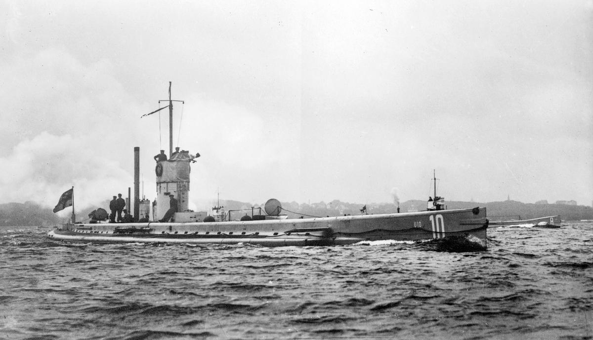 German submarine U-10 clipping along at full speed circa 1914–15