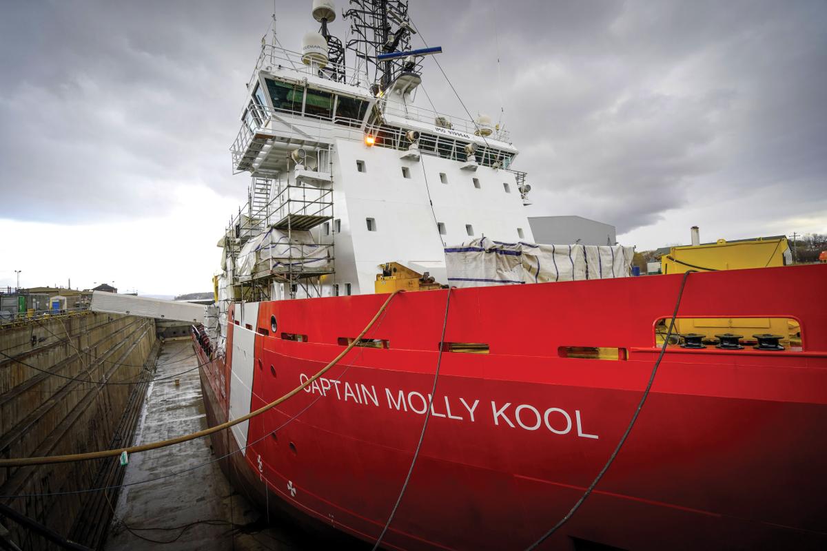 Medium icebreaker Captain Molly Kool