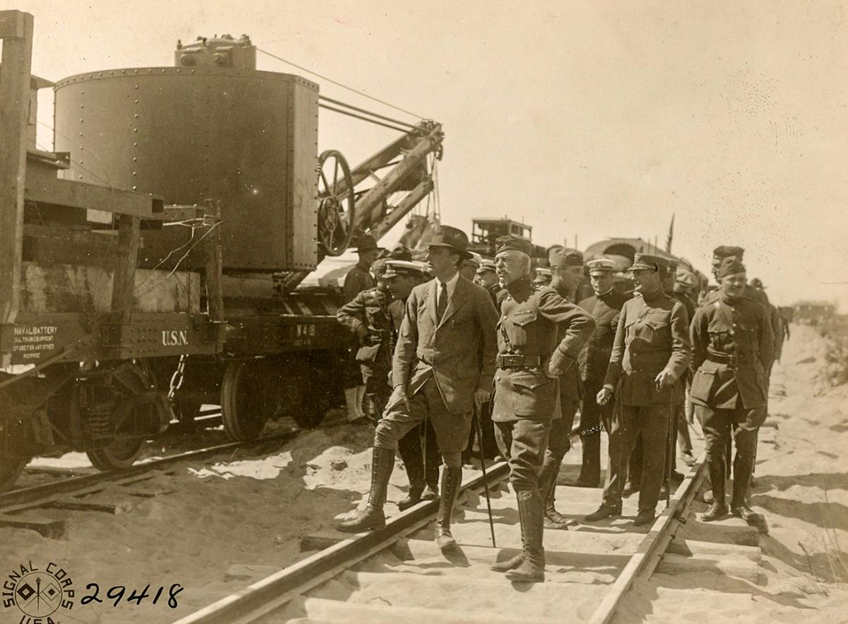 Franklin Roosevelt and Admiral Plunkett inspecting a 14-inch railway battery.