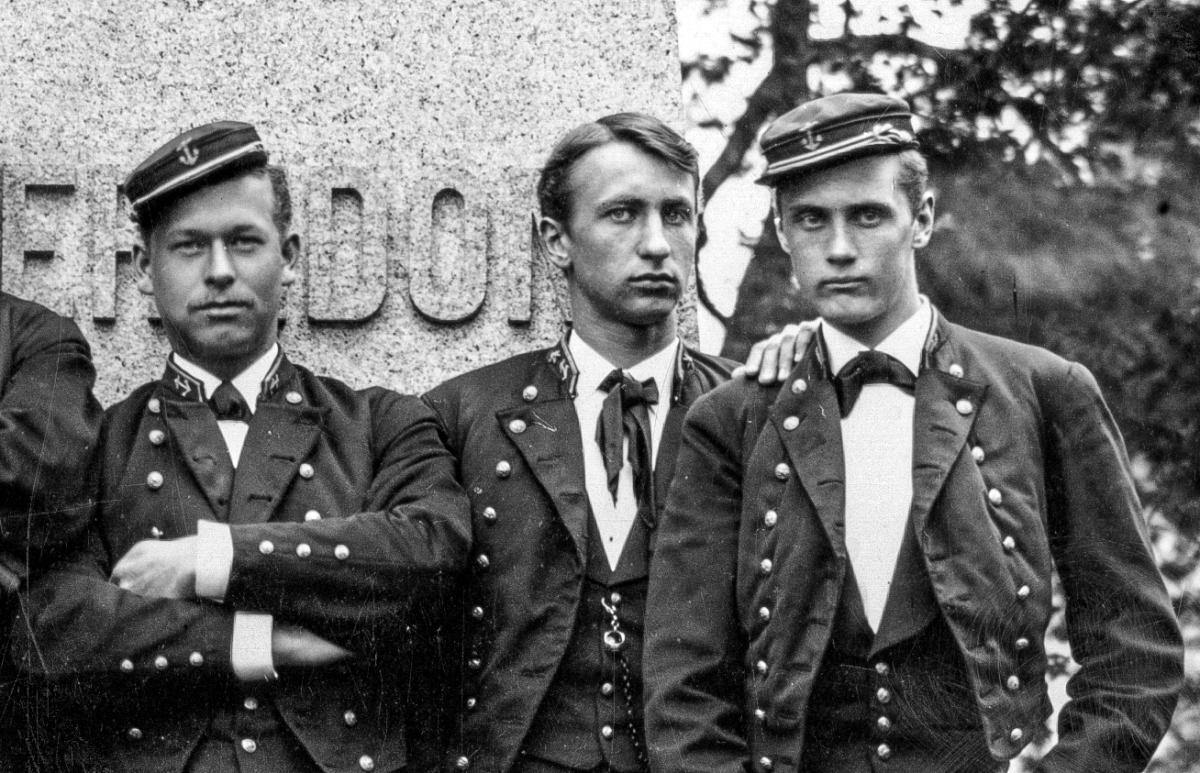 U.S. Naval Academy Class of 1874 posing at the Herndon Monument