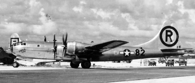 B-29 Enola Gay