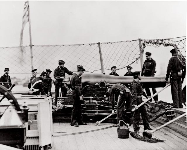 An image by noted Civil War photographer Matthew Brady shows sailors at their stations with a IX-inch smoothbore Dahlgren gun on board a U.S. Navy gunboat—possibly the Miami (1862–65)—during the Civil War. Rear Admiral John Dahlgren’s eponymous guns built on the work of French artillery General Henri-Joseph Paixhans. Dahlgren’s guns could throw shells farther and faster than Paixhans’.