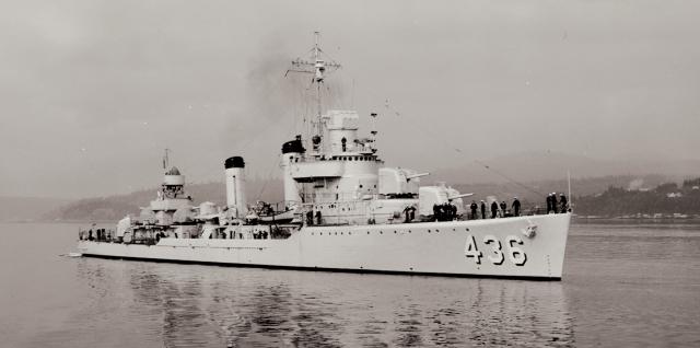 USS Monssen (DD-436) at anchor at Puget Sound Naval Yard
