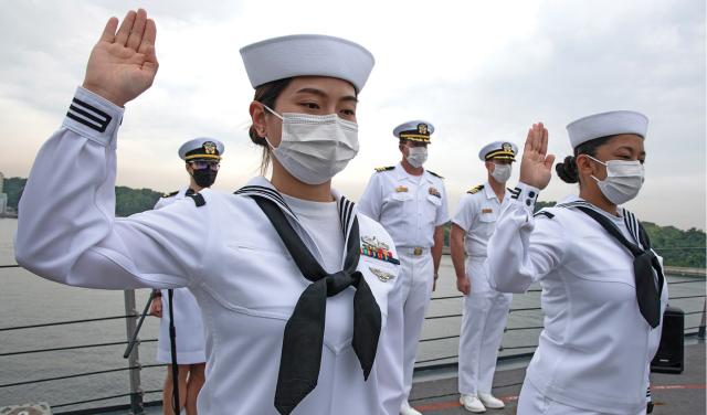 Sailors recite the Oath of Allegiance