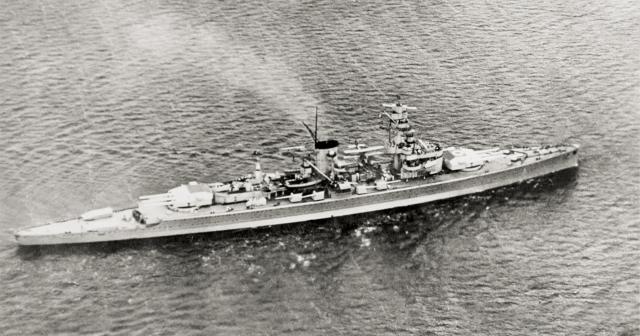 This circa 1937 photo of the Graf Spee’s sister ship Deutschland (later the Lützow) offers a view of her starboard secondary battery and floatplane. One of the bombs that hit her in the Spanish Civil War landed on the third secondary gun from her bow, with fragments from the hit igniting the aircraft’s fuel tank. It was a foreshadowing of her beleaguered career in World War II.