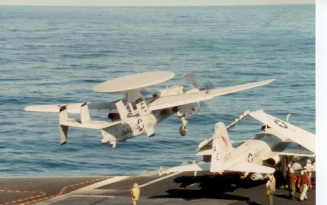 1991 VAW-122 E-2C launching
