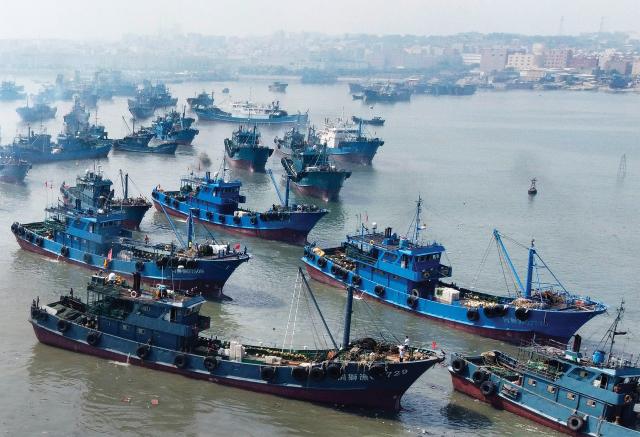 Chinese fishing vessels