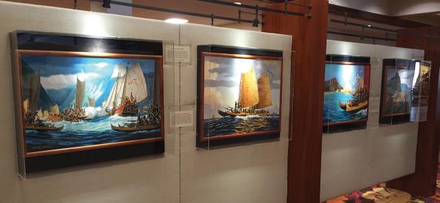 Reproductions of paintings by Ka–ne are on display in the lobby of the King Kamehameha  Hotel in Kailua-Kona, giving visitors an introduction to the relationship between Hawaiians  and the sea.