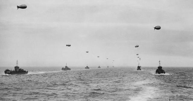World War II barrage balloons