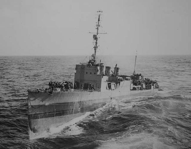 USS Alden (DD-211) underway