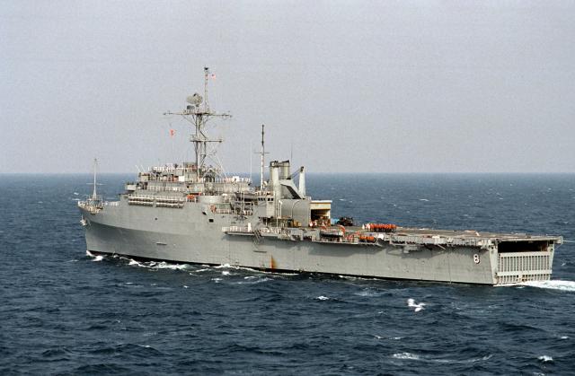 USS Dubuque (LPD-8) 