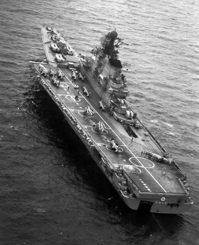 Soviet aviation cruiser Kiev in 1985