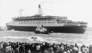cruise liner Queen Elizabeth II
