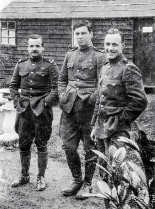 David Ingalls (center) and friends and fellow U.S. Navy pilots Edward T. “Shorty” Smith (left) and Kenneth MacLeish first flew with No. 213 Squadron for three weeks in March–April 1918. Smith was medically released from flying duty in May. MacLeish, who later replaced Ingalls at No. 213, was shot down and killed on 14 October.