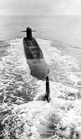 Port quarter view of the USS Nathaniel Greene (SSBN-636) underway