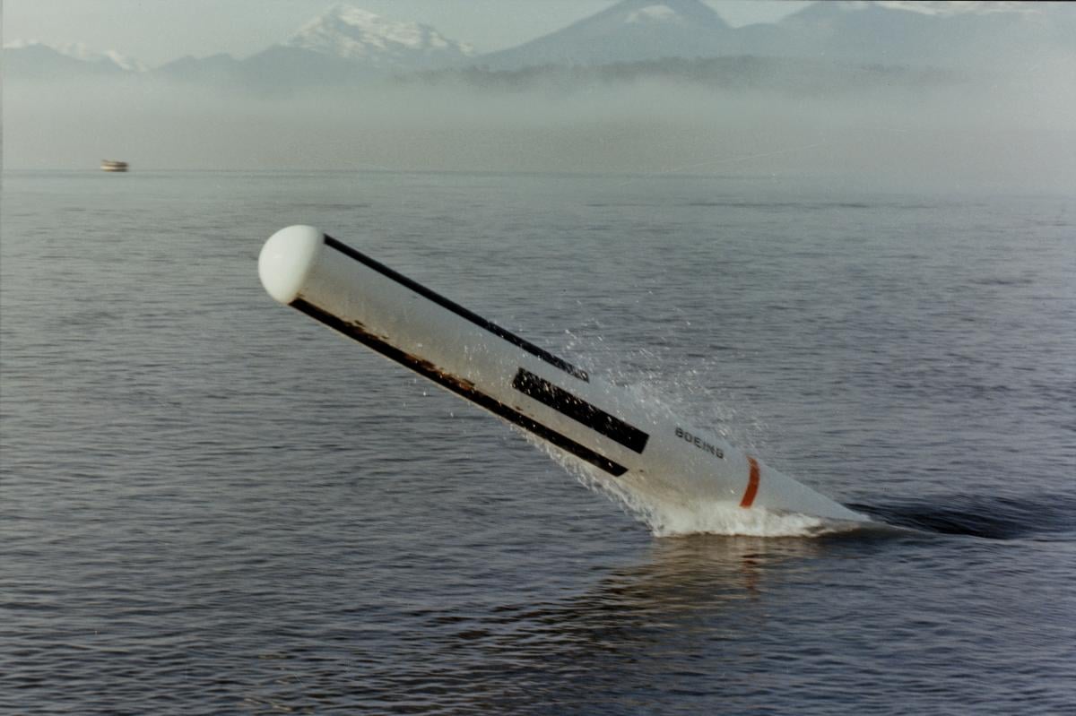The UUM-125 Sea Lance nuclear-tipped antisubmarine weapon was designed to be launchable from Mk 41 vertical launching systems and 21-inch torpedo tubes. Here, a full-scale engineering model of the launch capsule has been test-fired from a submerged submarine’s torpedo tube.