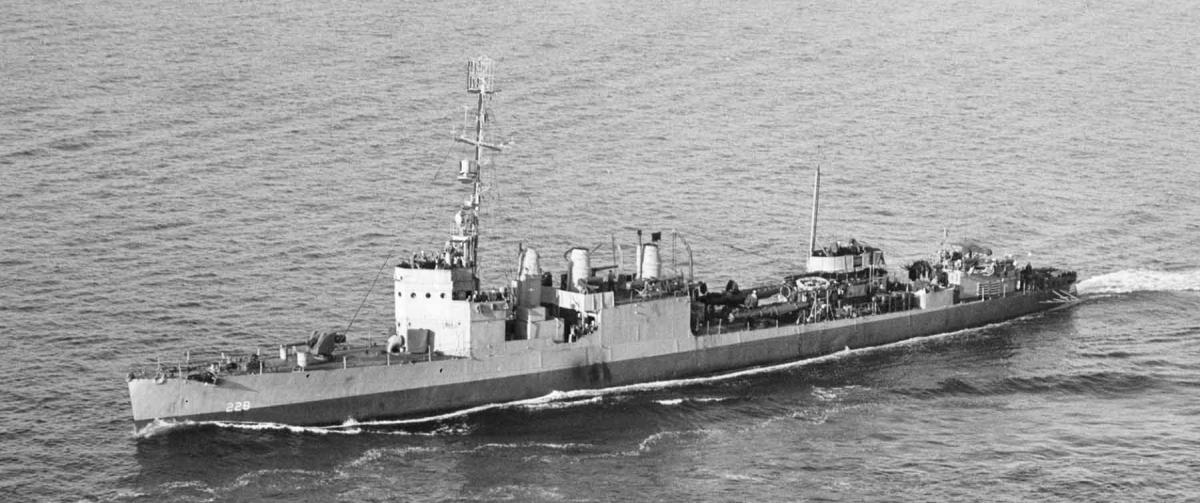 The USS John D. Ford (DD-228). Writing about the 1942 battle in the Makassar Strait, then-Lieutenant William Mack wrote of the men and four ships of Destroyer Division 59: “We weren’t much, but we were full of fight.’”