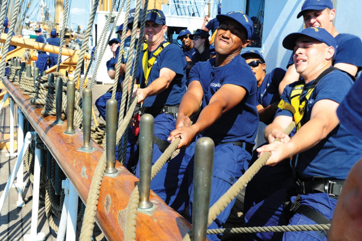 U.S. Coast Guard (Lauren Jorgensen)