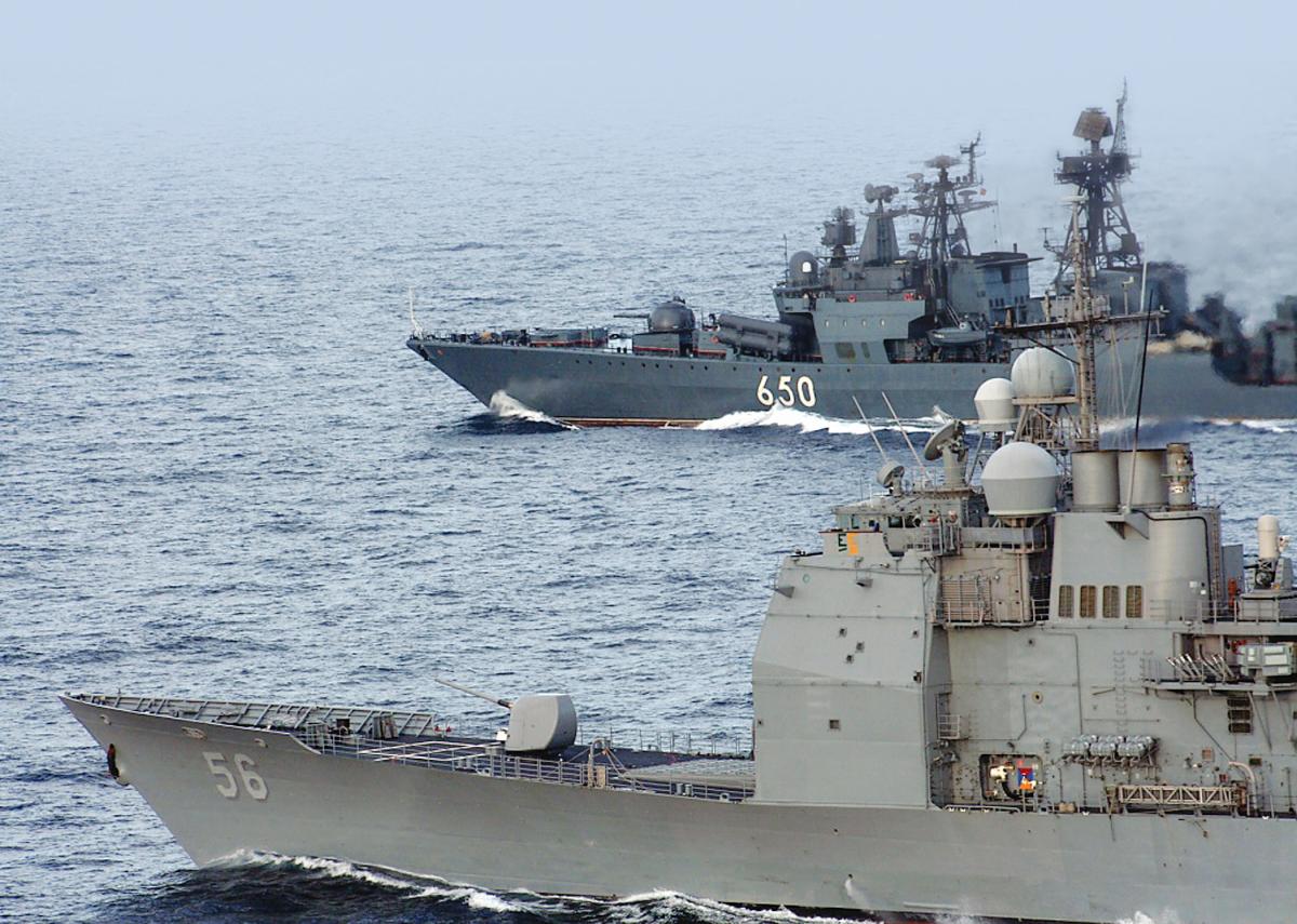 USS San Jacinto (CG-56) steams alongside the Russian destroyer Admiral Chebanenko 