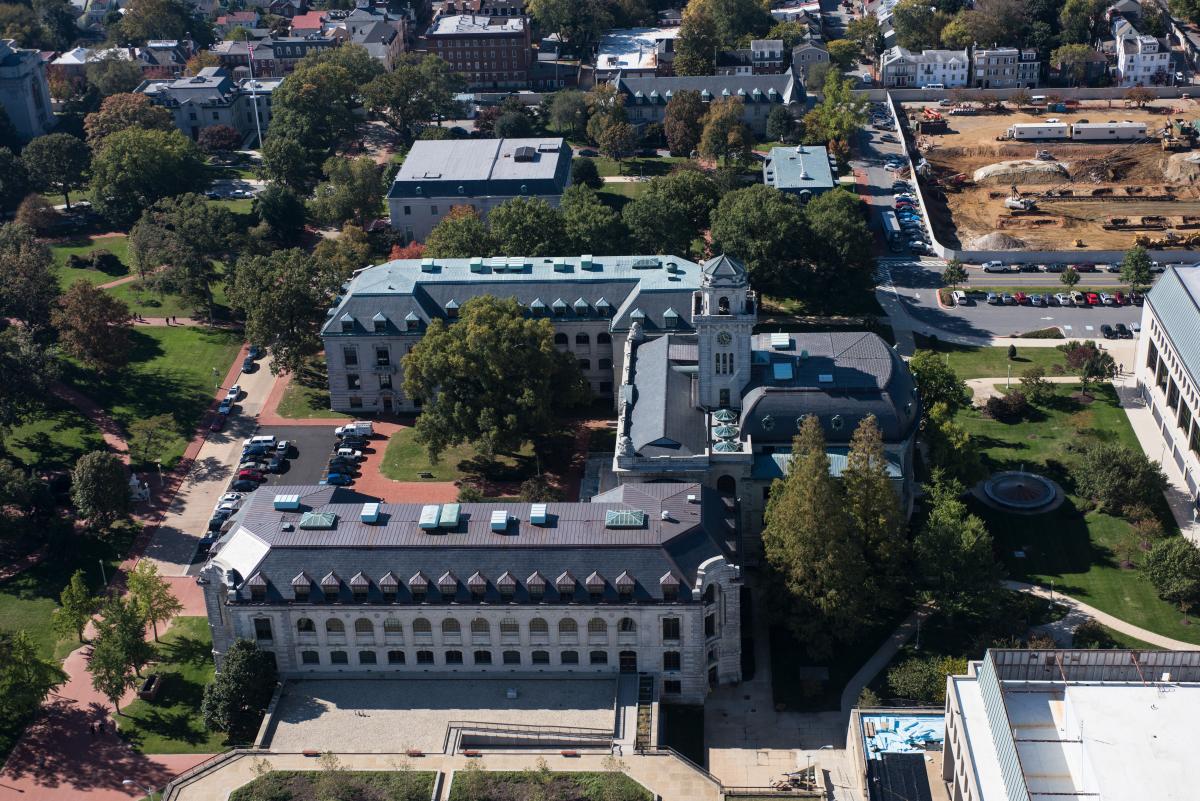 An aerial view of the Naval Academy buildings Sampson Hall, Mahan Hall, and Maury Hall (bottom).