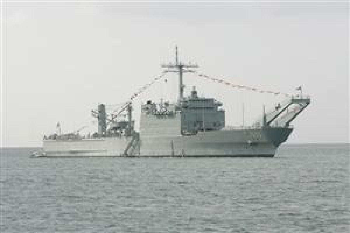 NAVAL PRESS SERVICE (MICHAEL NITZ)