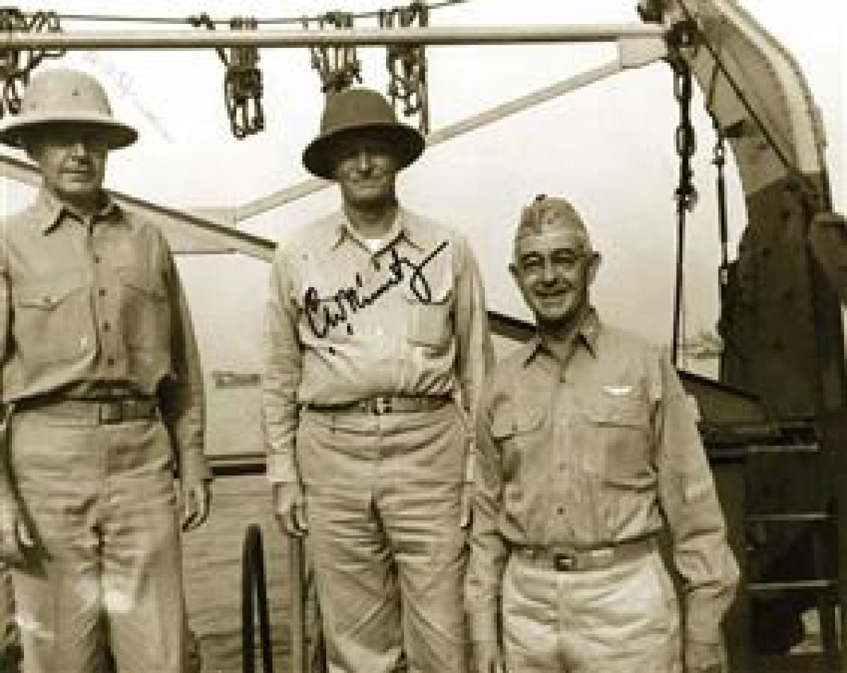 NAVAL HISTORICAL CENTER (COURTESY OF FADM NIMITZ)