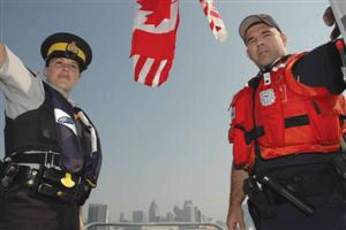 U.S. Coast Guard (Daniel Huelsman)