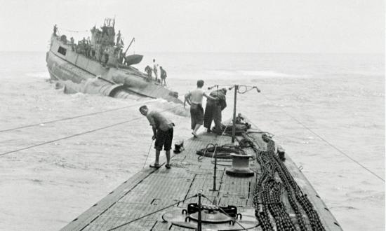 The USS Cod (SS-224) approaching the O-19 in July 1945.