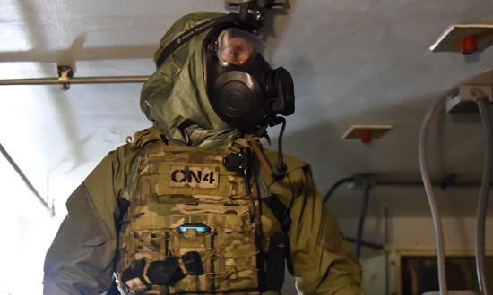 An explosive ordnance disposal technician conducts a training scenario. 