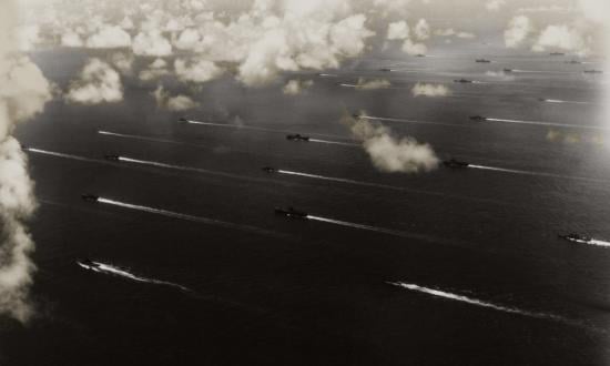 Aerial view of U.S. Navy ships of the Third Fleet steaming toward Tokyo Bay