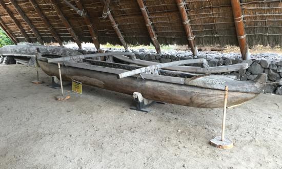 This wooden outrigger canoe—the predecessor of the craft in Hawaiian artist Herb Kawainui Ka–ne’s paintings—is on display at the National Historic Park of Pu’uhonua o Ho–naunau.