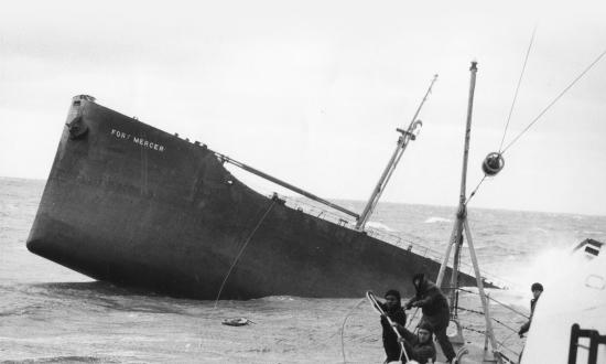 Tanker Fort Mercer sinking of the coast of Massachusetts in 1952