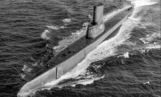 Aerial port bow view of the USS Threadfin (SS-410) underway in Guantanamo Bay, Cuba.