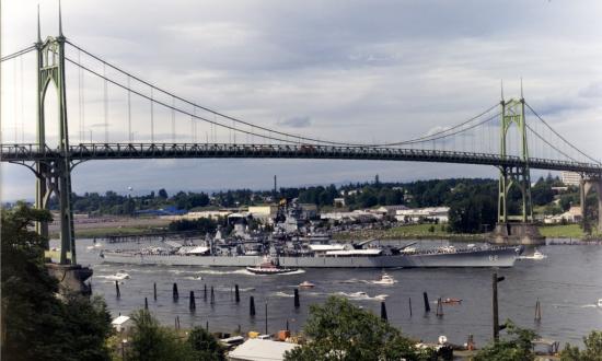 USS New Jersey (BB-62) goes under the St. John's bridge in Portland, Oregon, in 1990. 